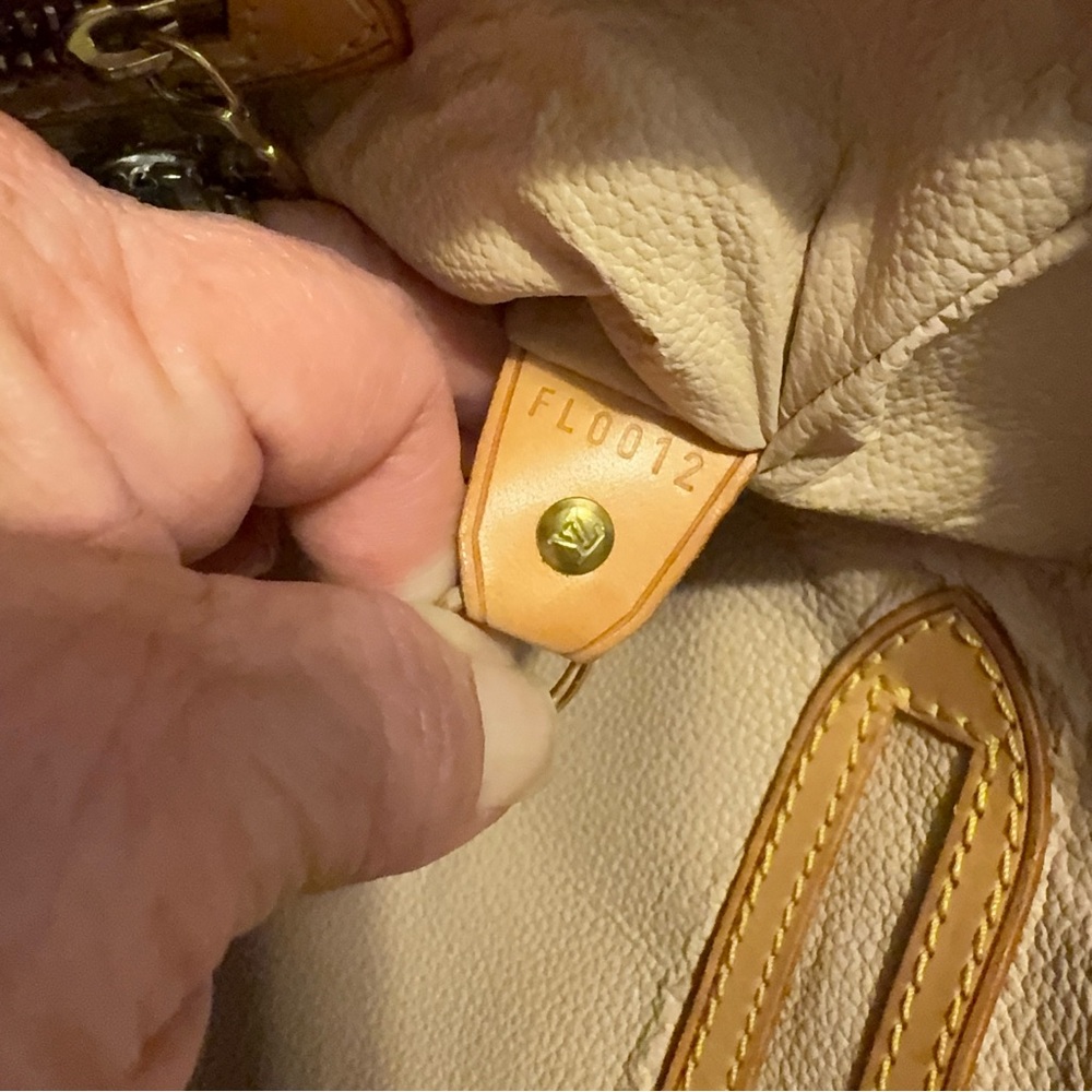LV Monogram Bucket Bag w/ Tan Accents
Date Code:FL0012. - Picture 11 of 12